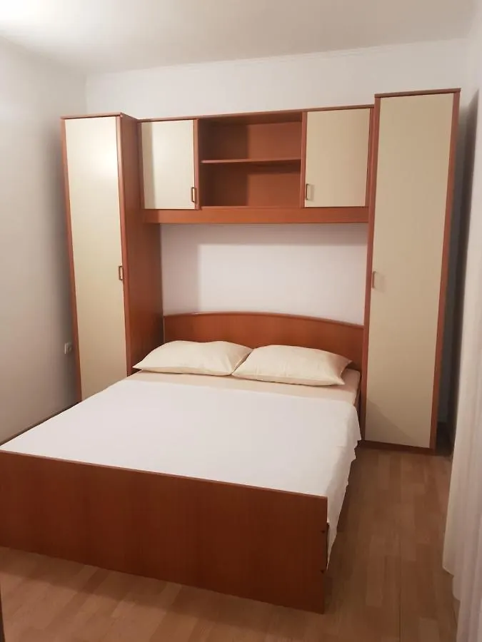 Apartments By The Sea Lopar